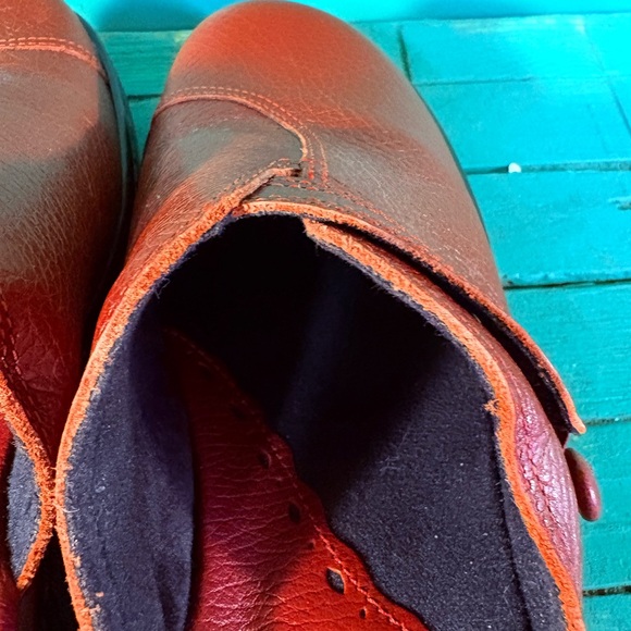 Clarks Vibrant Red Leather Clogs - Picture 9 of 11